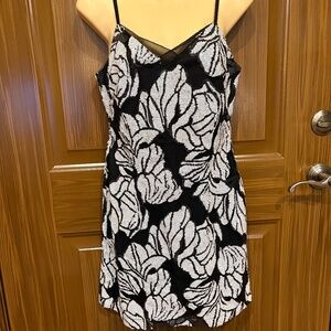 NWT White House Black Market Black & White Sequin Sleeveless Sheath Dress Sz 0P